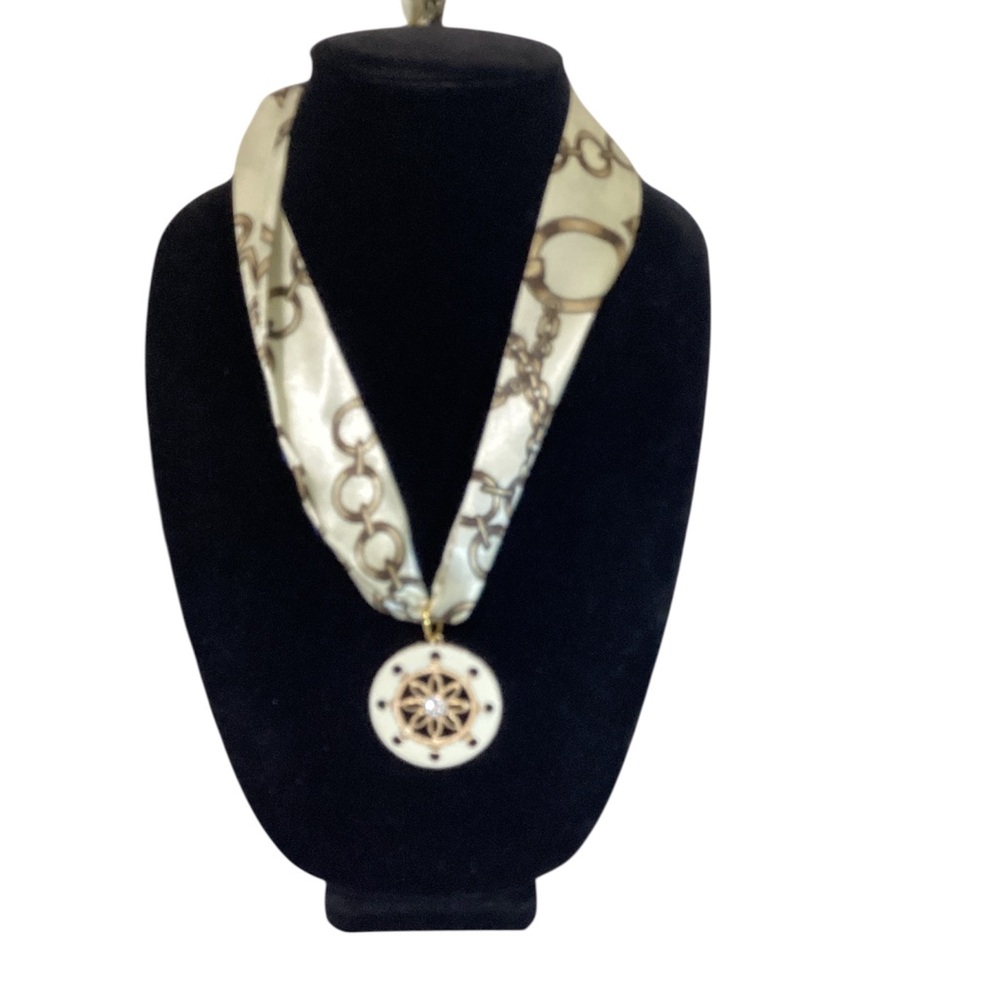 (#41) Handmade Cream and Gold Necklace
